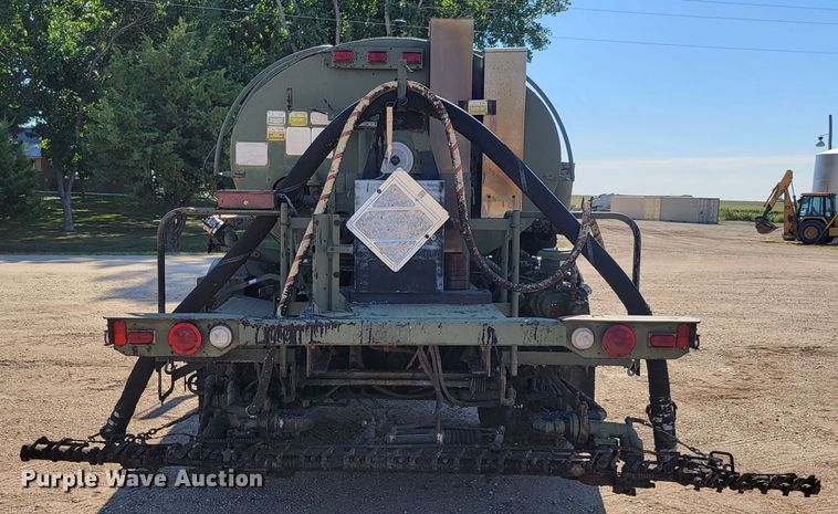 image for item JC9614 1979 GMC 8000  oil distributor truck