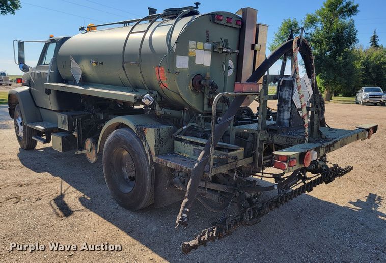 image for item JC9614 1979 GMC 8000  oil distributor truck