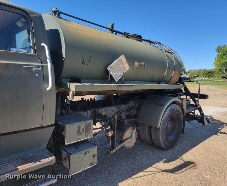 image for item JC9614 1979 GMC 8000  oil distributor truck