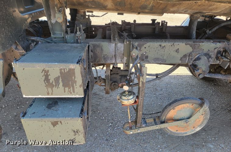 image for item JC9614 1979 GMC 8000  oil distributor truck