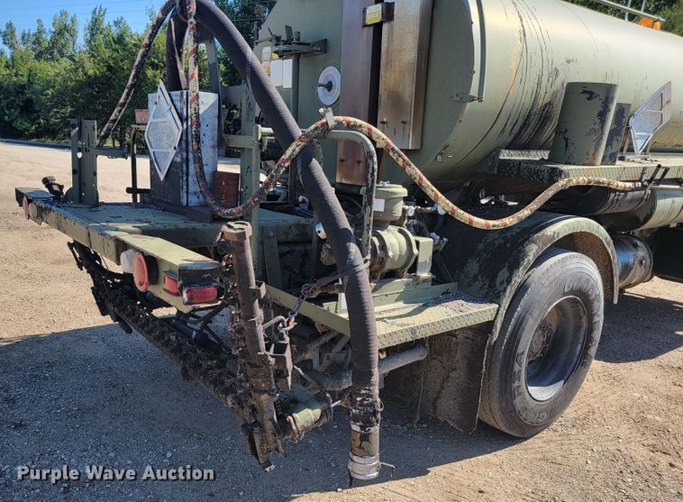 image for item JC9614 1979 GMC 8000  oil distributor truck