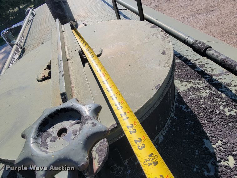 image for item JC9614 1979 GMC 8000  oil distributor truck