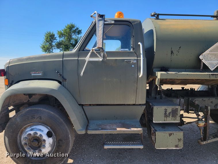 image for item JC9614 1979 GMC 8000  oil distributor truck