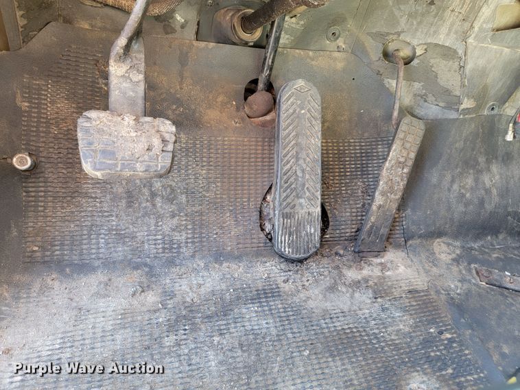 image for item JC9614 1979 GMC 8000  oil distributor truck