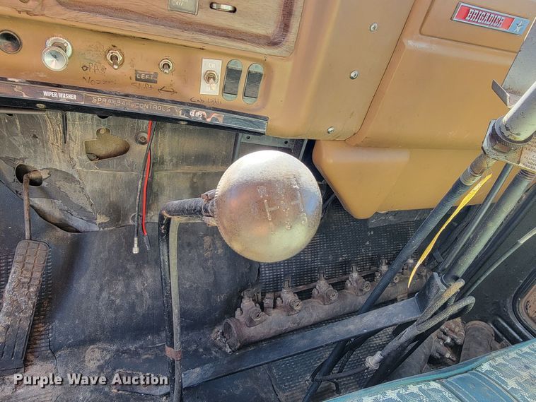 image for item JC9614 1979 GMC 8000  oil distributor truck