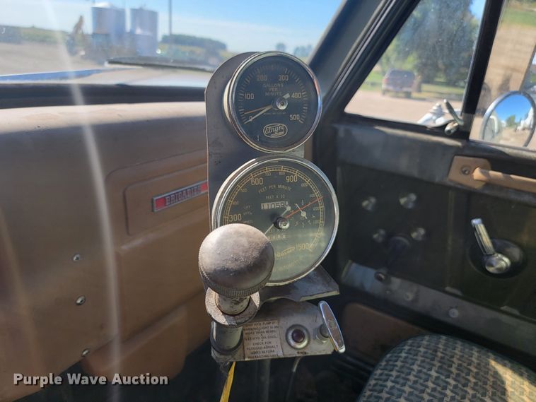 image for item JC9614 1979 GMC 8000  oil distributor truck