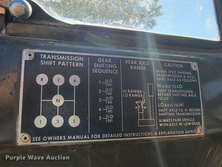 image for item JC9614 1979 GMC 8000  oil distributor truck