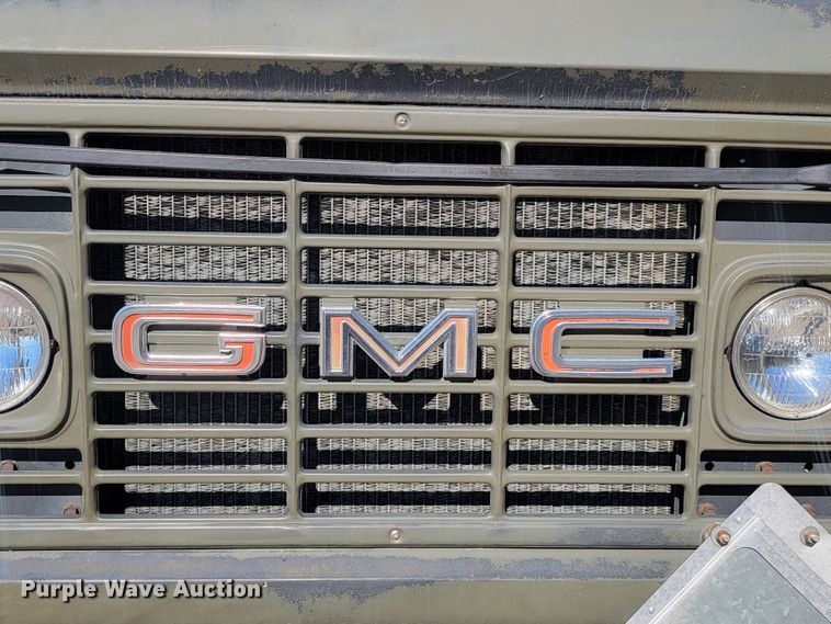 image for item JC9614 1979 GMC 8000  oil distributor truck