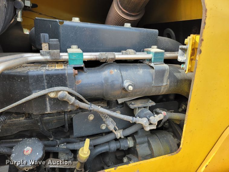 image for item JC9617 2013 Komatsu D51PX-22  dozer