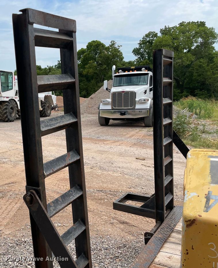 image for item JR9451 2011 Big Tex 14ET  equipment trailer