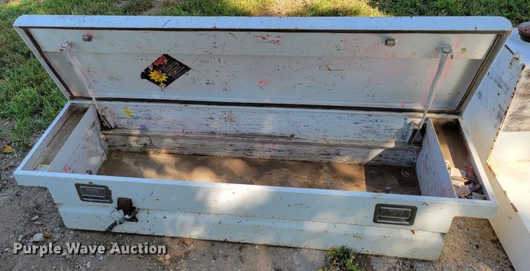 image for item JZ9173 (4) fuel tanks