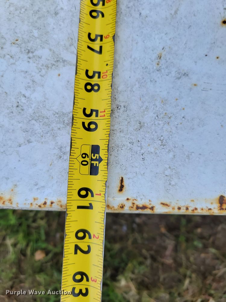 image for item JZ9173 (4) fuel tanks