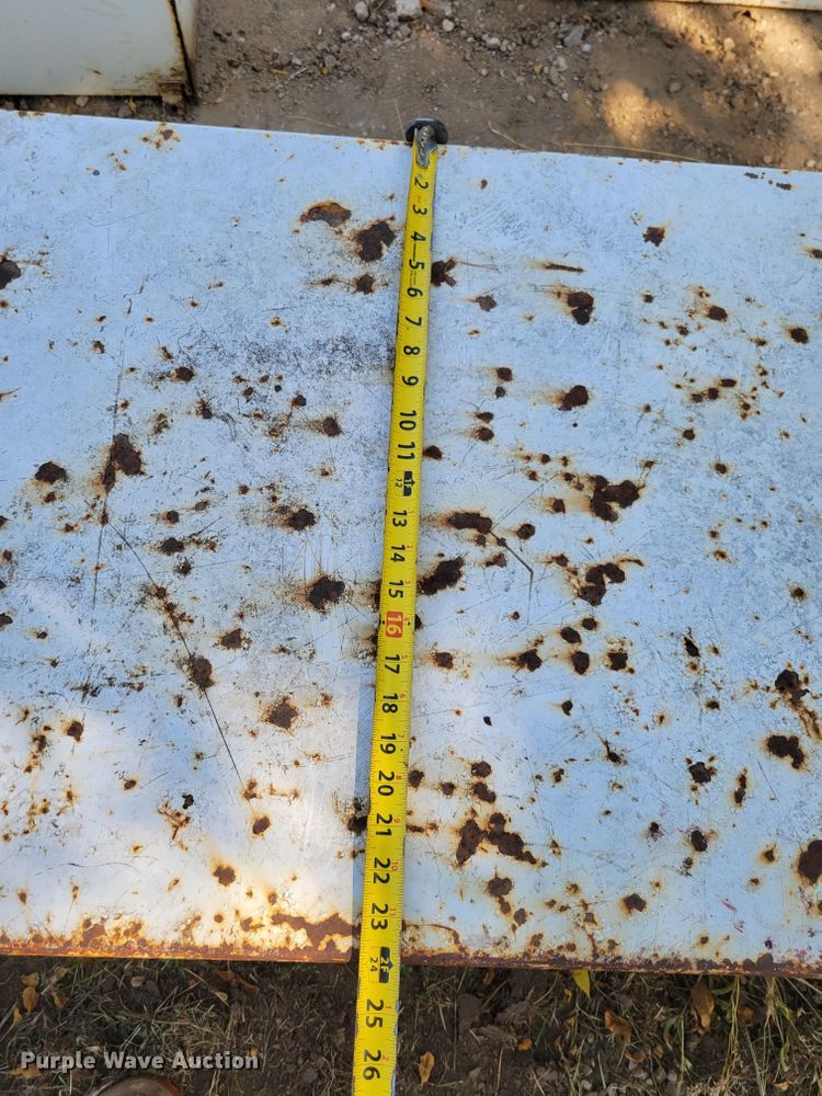 image for item JZ9173 (4) fuel tanks