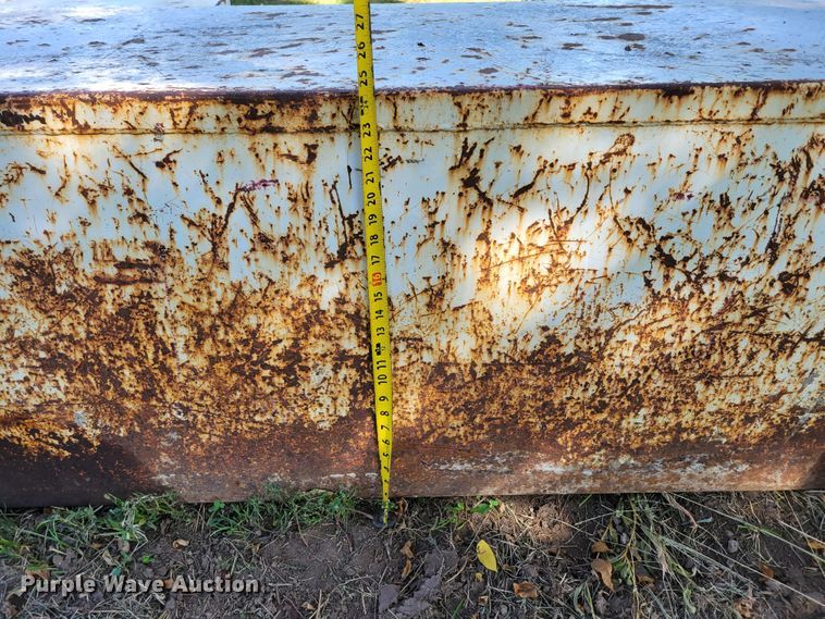 image for item JZ9173 (4) fuel tanks