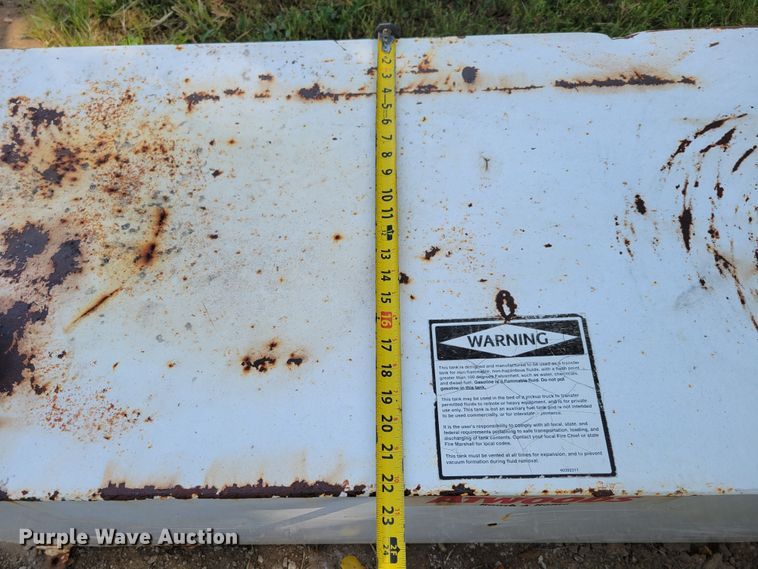 image for item JZ9173 (4) fuel tanks