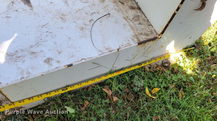 image for item JZ9173 (4) fuel tanks