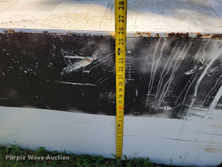 image for item JZ9173 (4) fuel tanks