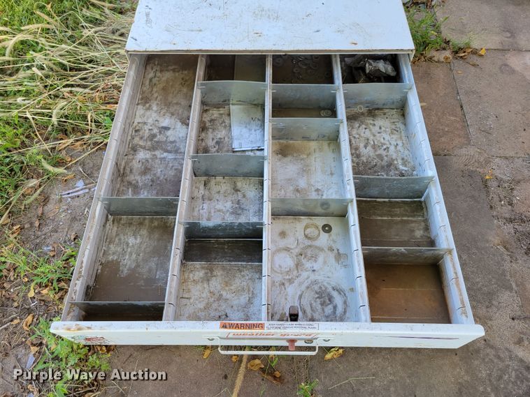 image for item JZ9173 (4) fuel tanks