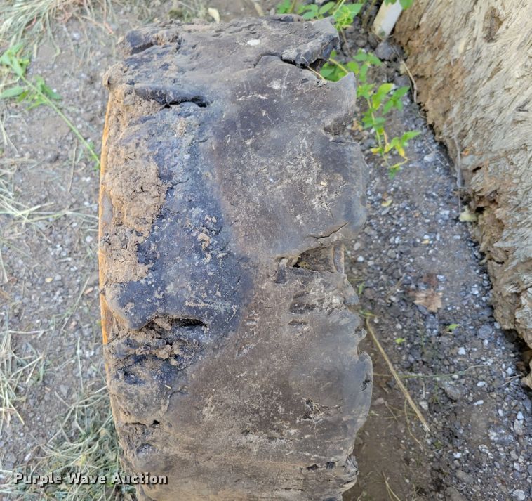 image for item JZ9174 (4) 33x12-20 tires and wheels