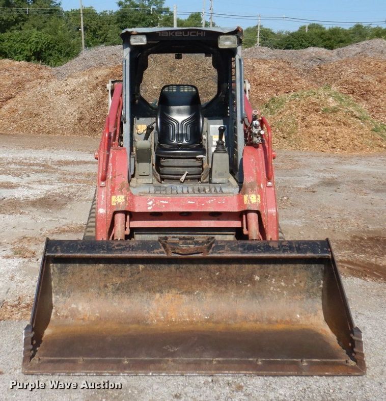 image for item KF9523 2015 Takeuchi TL8  tracked skid steer loader