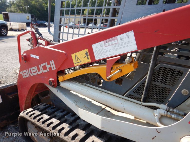 image for item KF9523 2015 Takeuchi TL8  tracked skid steer loader