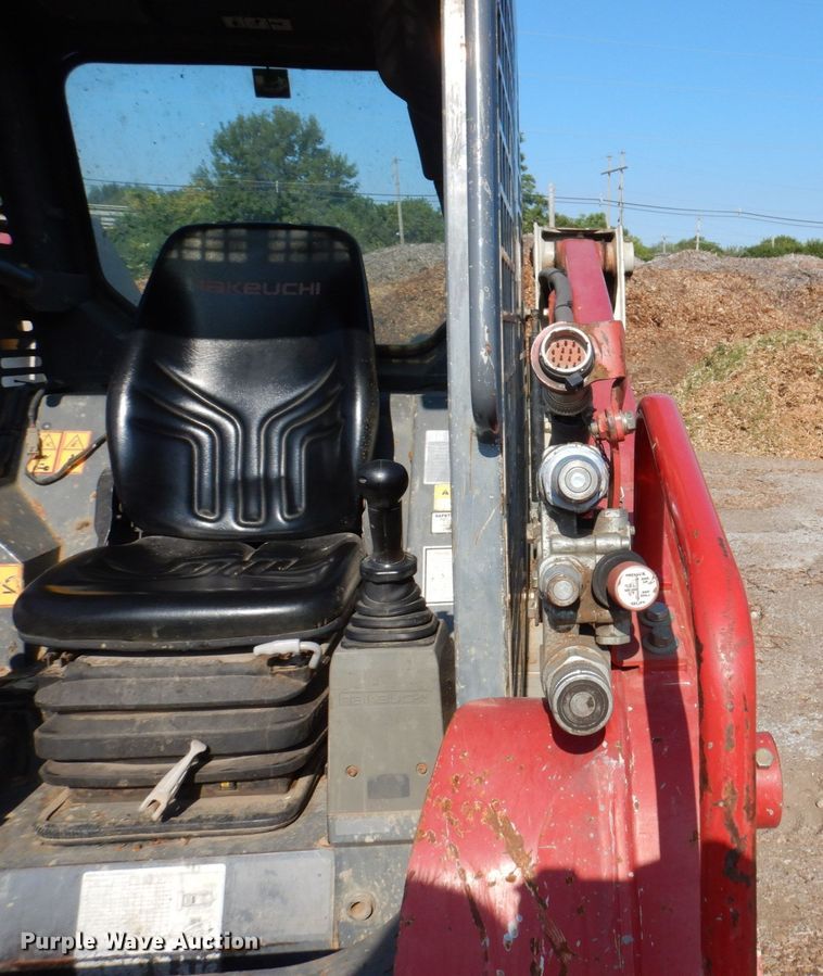 image for item KF9523 2015 Takeuchi TL8  tracked skid steer loader