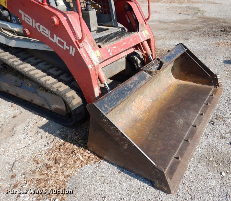 image for item KF9523 2015 Takeuchi TL8  tracked skid steer loader