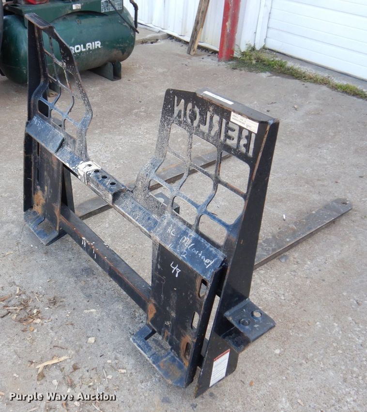 image for item KF9523 2015 Takeuchi TL8  tracked skid steer loader