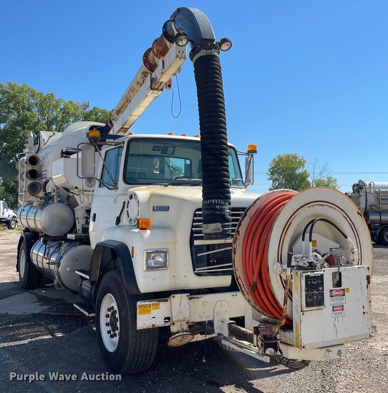 image for item KF9545 1996 Ford LN8000  sewer jetter truck