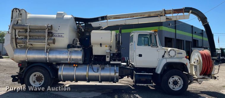 image for item KF9545 1996 Ford LN8000  sewer jetter truck