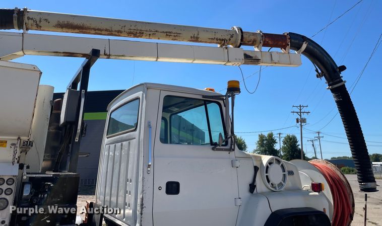 image for item KF9545 1996 Ford LN8000  sewer jetter truck