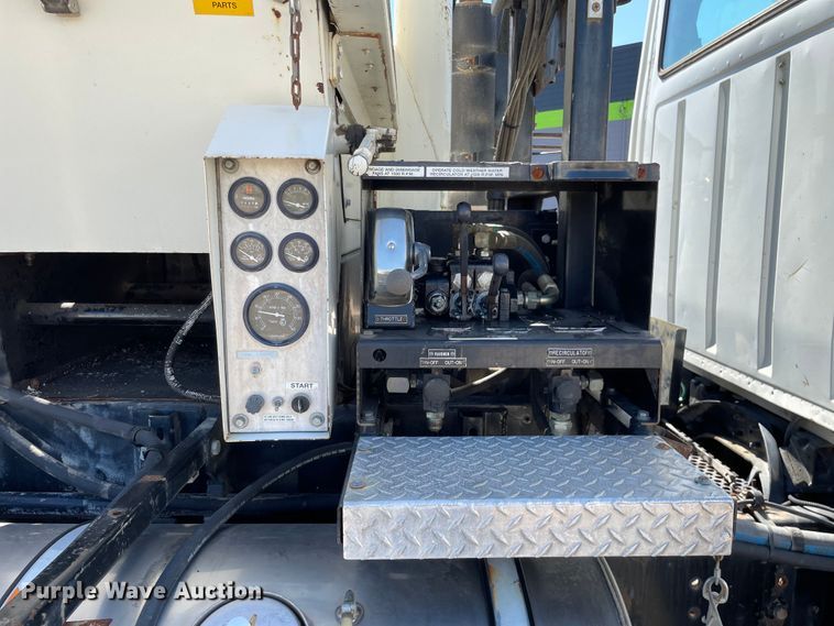 image for item KF9545 1996 Ford LN8000  sewer jetter truck