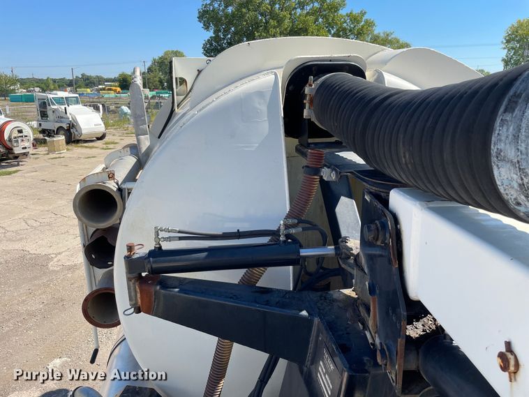 image for item KF9545 1996 Ford LN8000  sewer jetter truck