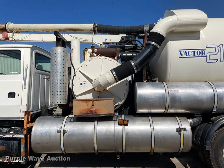 image for item KF9545 1996 Ford LN8000  sewer jetter truck