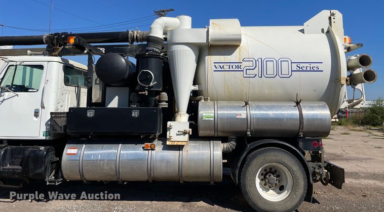 image for item KF9546 2002 International 2554  sewer jetter truck