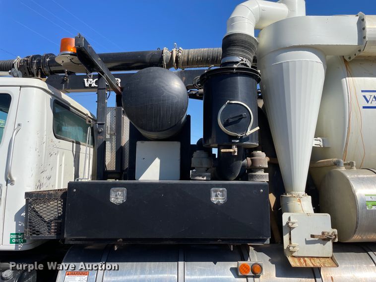 image for item KF9546 2002 International 2554  sewer jetter truck