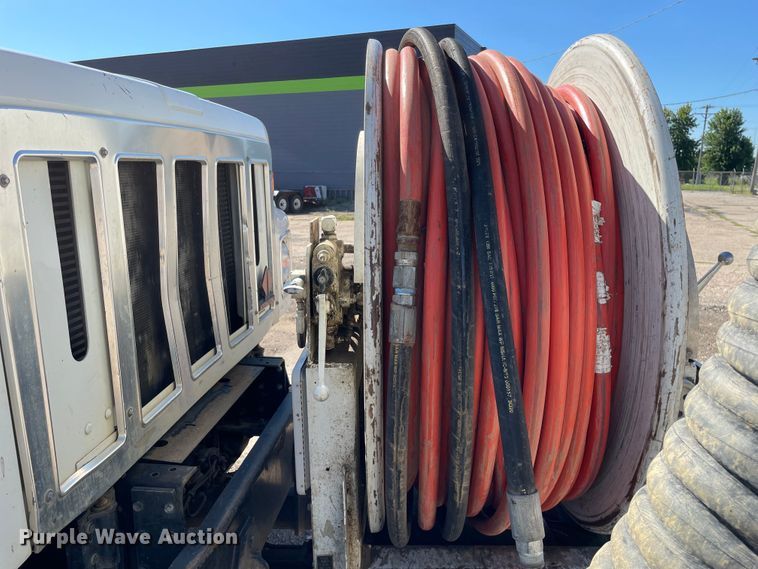 image for item KF9546 2002 International 2554  sewer jetter truck