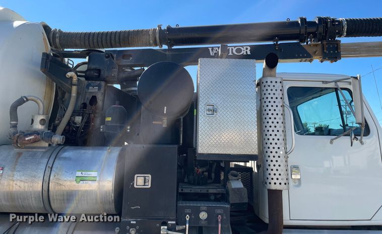 image for item KF9546 2002 International 2554  sewer jetter truck