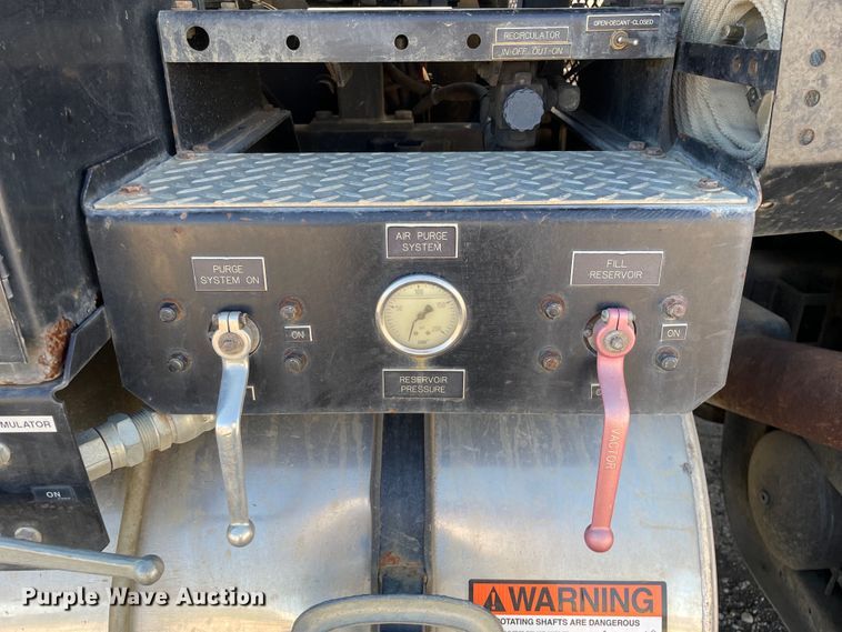 image for item KF9546 2002 International 2554  sewer jetter truck