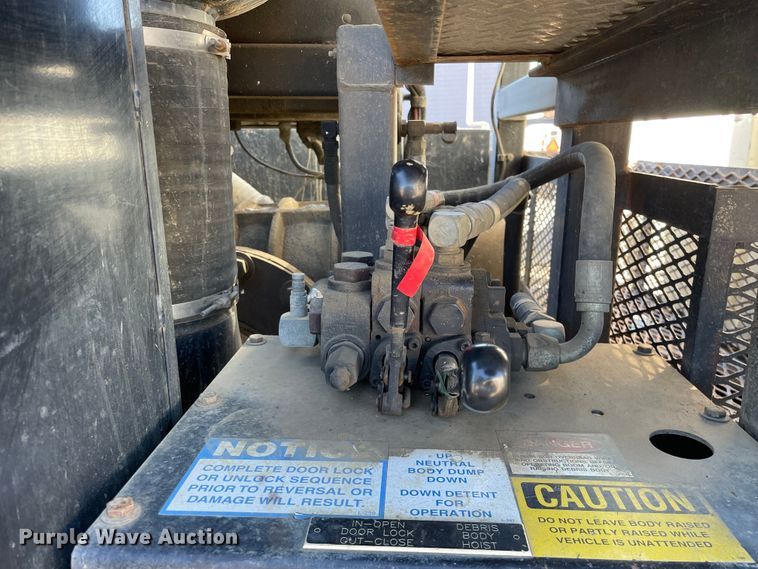 image for item KF9546 2002 International 2554  sewer jetter truck