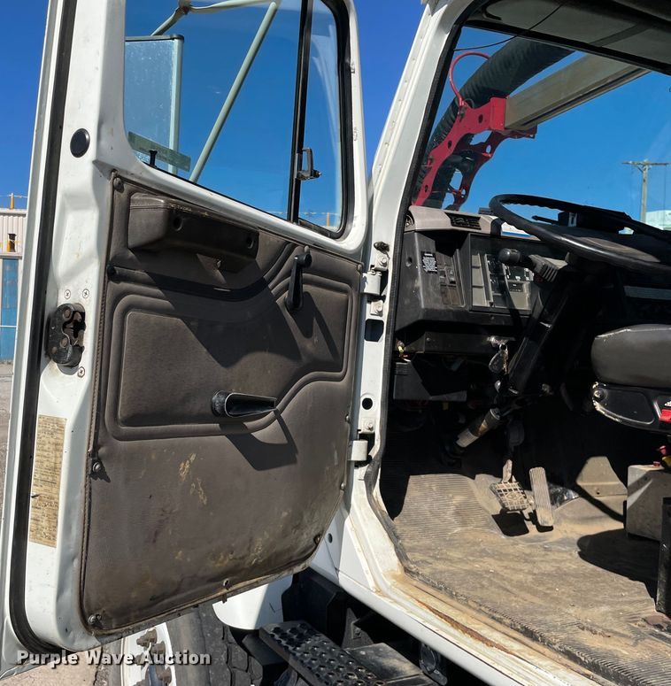 image for item KF9546 2002 International 2554  sewer jetter truck