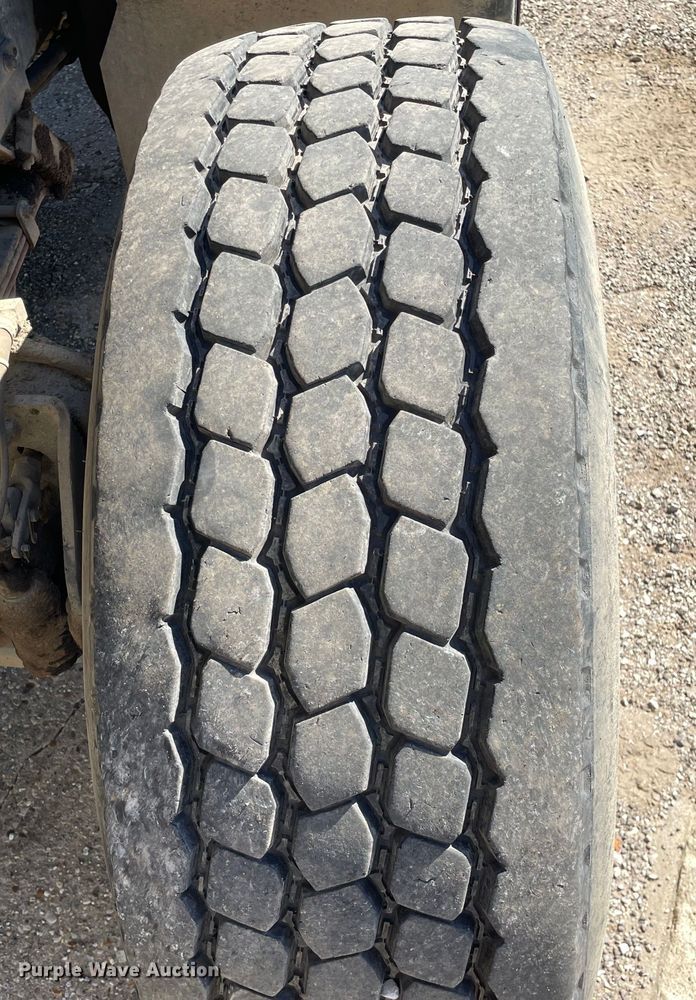 image for item KF9546 2002 International 2554  sewer jetter truck