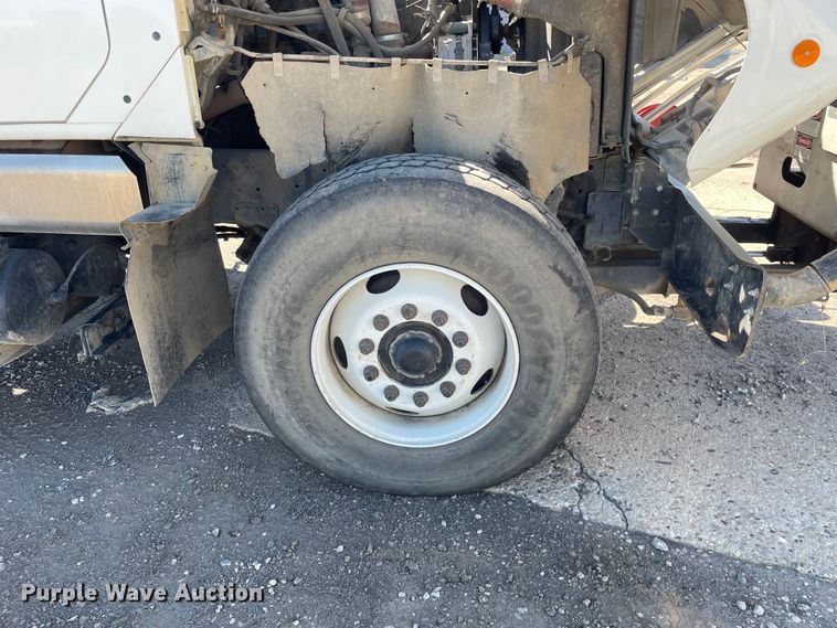 image for item KF9546 2002 International 2554  sewer jetter truck