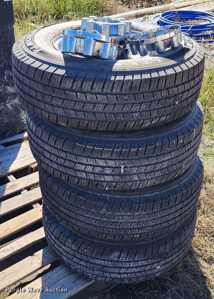 image for item KH9311 (4) 245/75R17 tires and wheels