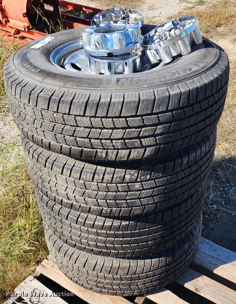 image for item KH9311 (4) 245/75R17 tires and wheels