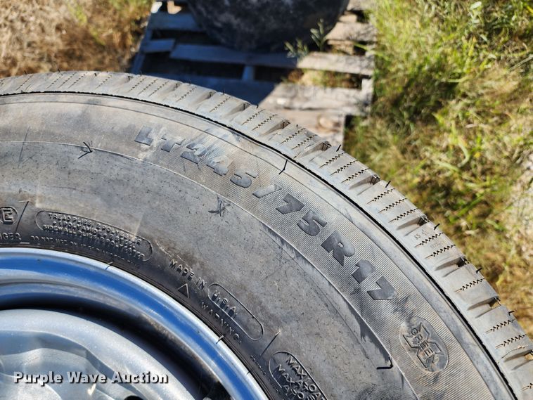 image for item KH9311 (4) 245/75R17 tires and wheels