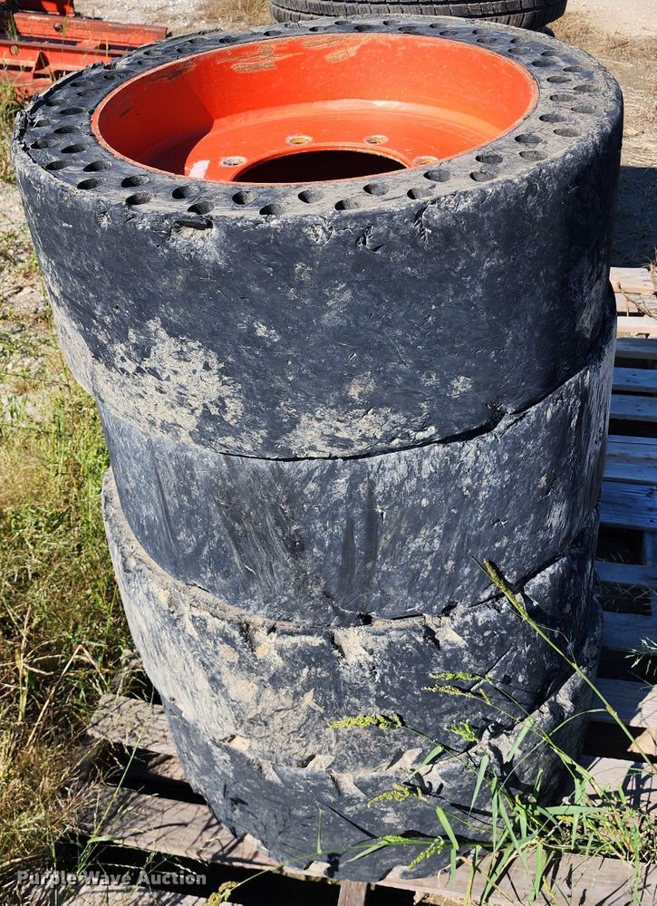 image for item KH9312 (4) Bobcat solid tires
