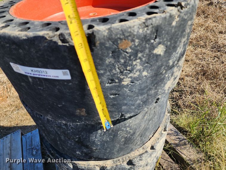 image for item KH9312 (4) Bobcat solid tires