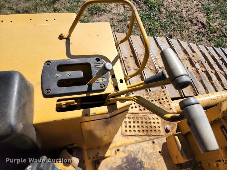 image for item KH9321 Caterpillar D5H LGP  crawler tractor