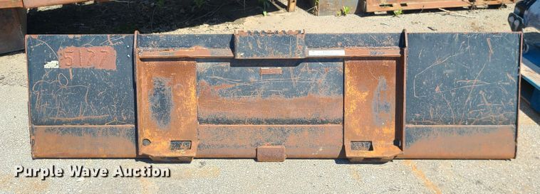 image for item KH9354 Caterpillar  skid steer bucket